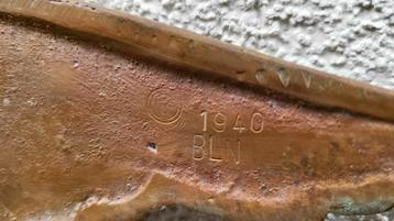 Rare et original bronze massif datée 1940 Germany WWII  disponible aux enchères