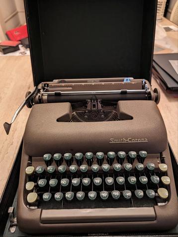 Vintage 1949 Smith-Corona SILENT Floating Shift Typewriter