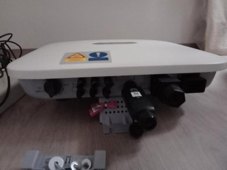 Te koop: Omvormer en optimizer Huawei, Doe-het-zelf en Bouw, Overige Doe-Het-Zelf en Bouw, Zo goed als nieuw, Ophalen