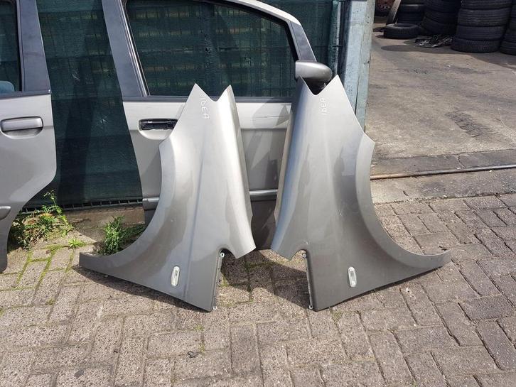 FIAT IDEA VOORSCHERMEN BJ 2006, Auto-onderdelen, Carrosserie, Spatbord, Gebruikt, Ophalen of Verzenden
