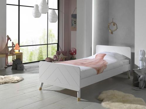 LIT BÉBÉ AVEC TABLE DE CHEVET. NOUVEAU !, Enfants & Bébés, Chambre d'enfant | Lits, Neuf, 180 cm ou plus, 85 à 100 cm, Sommier à lattes