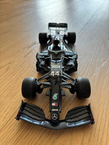 Petronas F1 Lewis Hamilton (30cm) beschikbaar voor biedingen