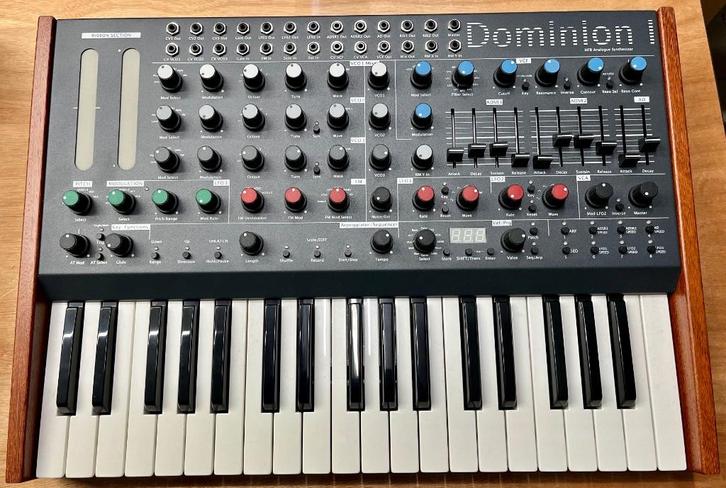 MFB Dominion 1, Muziek en Instrumenten, Synthesizers, Zo goed als nieuw, Overige merken, Met midi-aansluiting, Ophalen of Verzenden