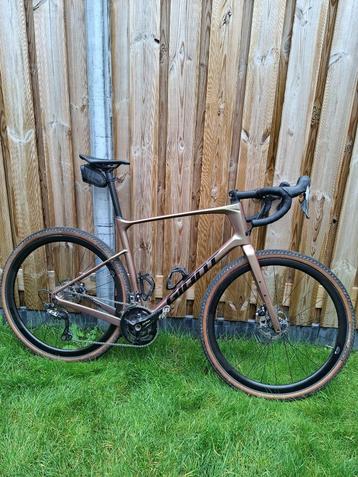 Giant revolt gravelbike  carbon maat XL  beschikbaar voor biedingen