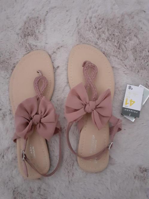 Chaussures été femme (plusieurs photos), Kleding | Dames, Schoenen, Zo goed als nieuw, Sandalen of Muiltjes, Ophalen