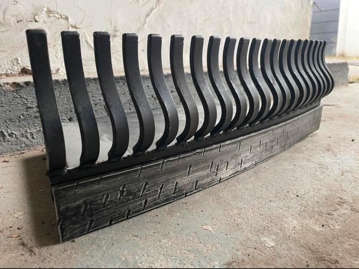 Grille de cheminée ancienne en fonte, Maison & Meubles, Cheminées, Comme neuf, Enlèvement