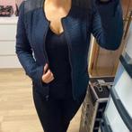 Blauw zwart jasje van Guess (maat xs), Vêtements | Femmes, Vestes & Costumes, Comme neuf, Taille 34 (XS) ou plus petite, Bleu