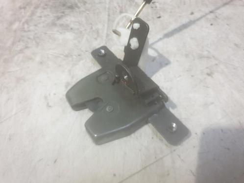 SLOTVANGER ACHTERKLEP 3 serie Touring (E36 / 3) (8-169-532), Auto-onderdelen, Carrosserie, BMW, Gebruikt