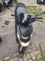 A vendre scooter Peugeot kisbee classe a, Fietsen en Brommers, Ophalen, Zo goed als nieuw