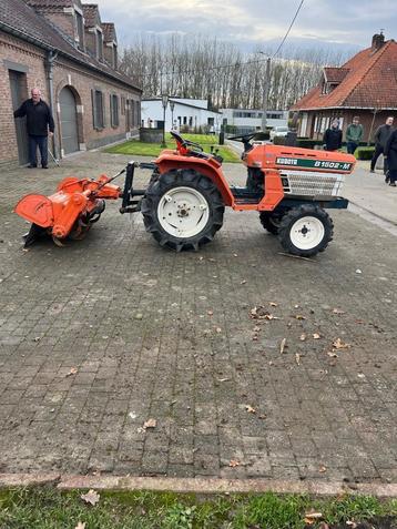 *magnifique Kubota B1502 18cv 3cil 4x4 avec broyeur hydrauli, Enlèvement, Jusqu'à 80 ch, Autres marques, 250 à 500 cm
