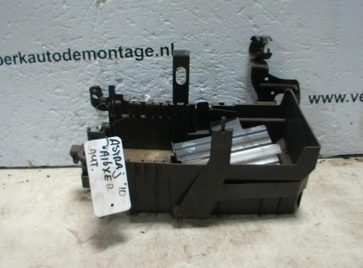 ACCUBAK Opel Astra J (PC6 / PD6 / PE6 / PF6) (13346249), Auto-onderdelen, Accu's en Toebehoren, Opel, Gebruikt