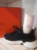 Hermès authentiek serie nr sneakers zwart 2 doos en dustbag, Kleding | Dames, Schoenen, Ophalen of Verzenden, Zwart, Sneakers
