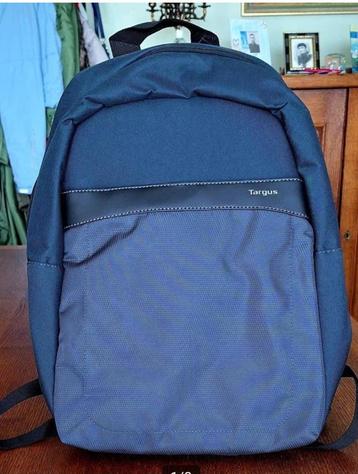 Neuwe rugzak met label, 33 x16.5 x 43.2 cm beschikbaar voor biedingen