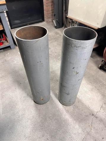 Metalen buizen cilnders met bodem voormalige gasflessen beschikbaar voor biedingen