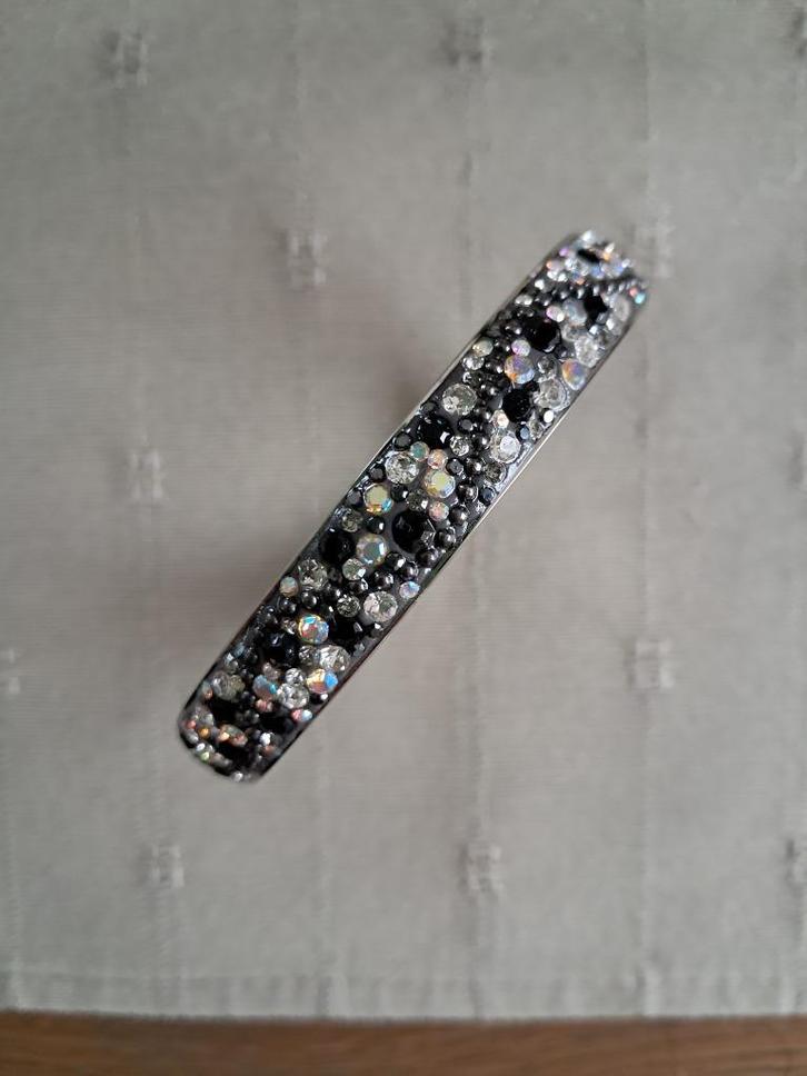 Armband Victoria, Handtassen en Accessoires, Armbanden, Nieuw, Staal, Grijs, Met kristal, Met strass, Ophalen