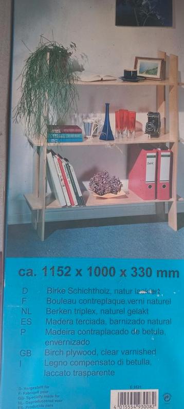 Houten rekje, nieuw in de doos beschikbaar voor biedingen