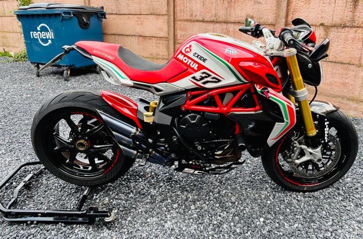 MV Agusta Dragster 800RC, Motoren, Motoren | MV Agusta, Bedrijf, Naked bike, meer dan 35 kW, 3 cilinders, Motorrijbewijs A, ABS