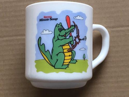 Vintage : Mok / Tas Arcopal France - Krokodil - NIEUW, Huis en Inrichting, Keuken | Servies, Nieuw, Kop(pen) en/of Schotel(s)