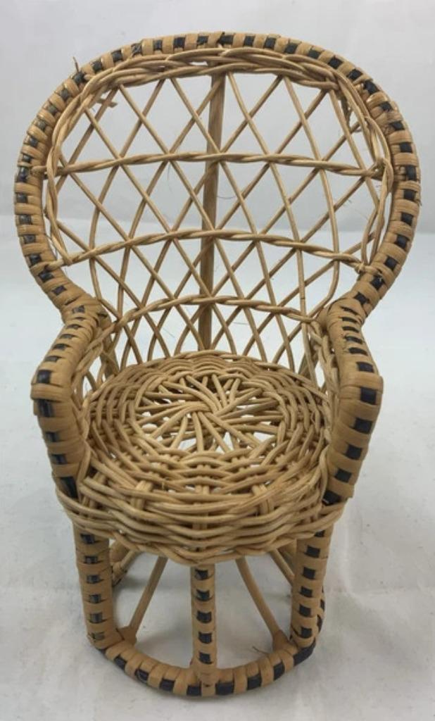 Fleur poppenmeubel rotan stoel vintage 1982 Barbie Sindy pop, Verzamelen, Poppen, Zo goed als nieuw, Pop, Verzenden