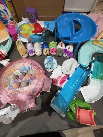 Hamsters die zelf rijden en geluid maken met parcours beschikbaar voor biedingen