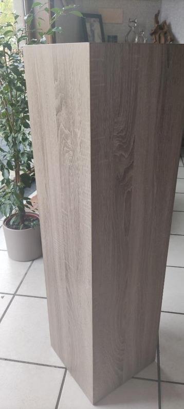 2 houten kolommen 110,5 x 30 x 30 cm 100 euro/2 beschikbaar voor biedingen