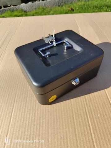 Yale Cash Box Medium, nouvelle dans sa boîte !