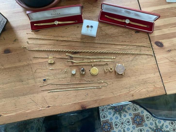 VOlÉ. À Schaerbeek 26/09/25, Handtassen en Accessoires, Antieke sieraden, Goud, Ophalen