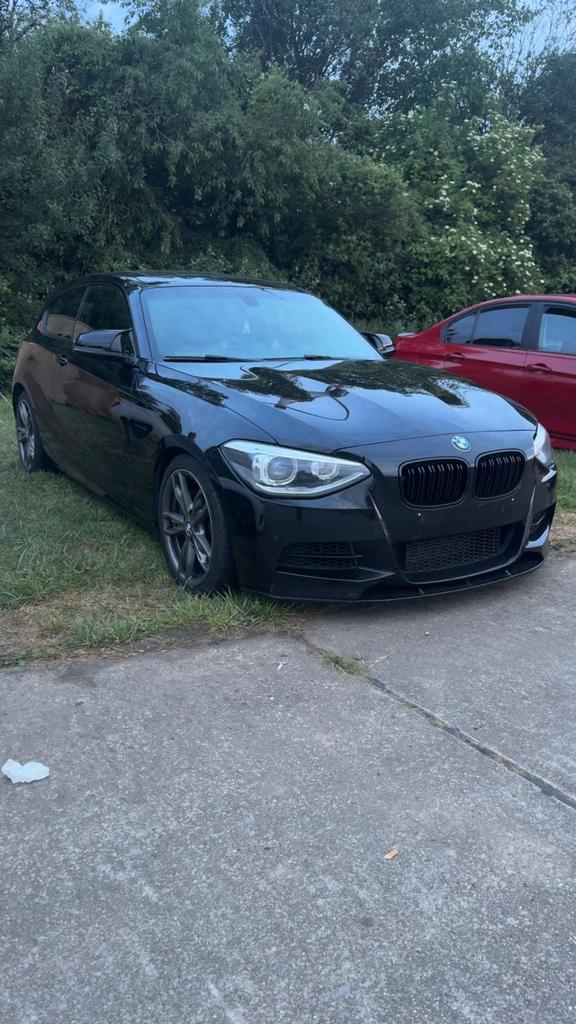 Bmw M135iXdrive, Auto's, BMW, Particulier, 1 Reeks, Open dak, Benzine, Stadsauto, 3 deurs, Automaat, Zwart, Zwart, Leder, Vierwielaandrijving