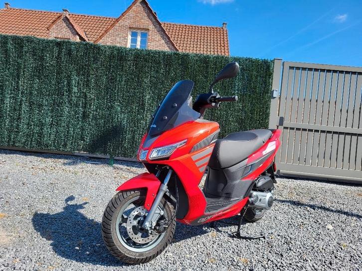 Aprilia SXR 50cc B klasse met €600 voordeel, Fietsen en Brommers, Scooters | Aprilia, Nieuw, Overige modellen, Klasse B (45 km/u)