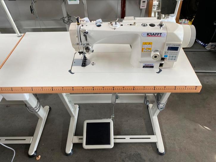 Industriële naaimachine 3voudig transport automaat nieuw, Hobby en Vrije tijd, Naaimachines en Toebehoren, Nieuw, Naaimachine