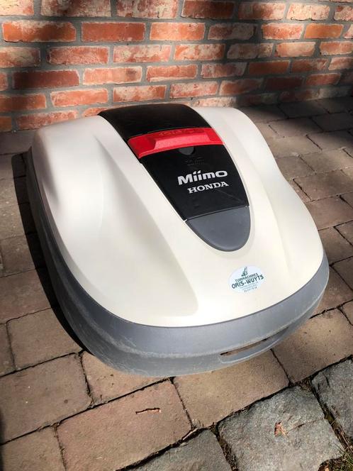Robotmaaier Honda HRM310 Míímo met volledige uitrusting, Tuin en Terras, Robotmaaiers, Zo goed als nieuw, 20 tot 25 cm, Ophalen