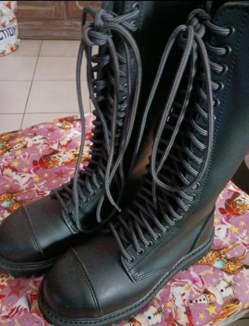 Bottes de combat robustes de la marque Brandit 38