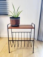 Vintage Magazine Rack of lectuurbak, hout en metalen frame, Huis en Inrichting, Woonaccessoires | Krantenbakken en Lectuurbakken