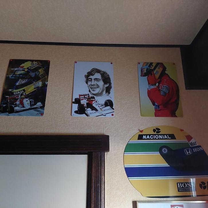 LOT AYRTON SENNA MARLBORO PUB SIGARETTEN MET METALEN PLAAT, Verzamelen, Merken en Reclamevoorwerpen, Zo goed als nieuw, Reclamebord