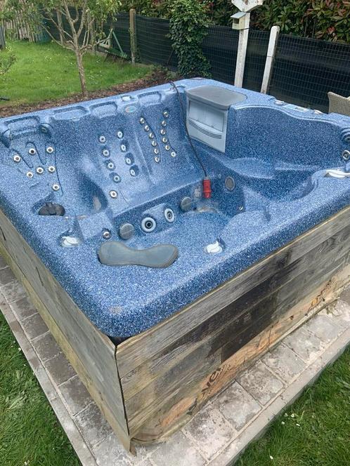 Gratis jacuzzi - advertentie goed lezen!, Tuin en Terras, Bubbelbaden en Hottubs, Gebruikt, Ophalen