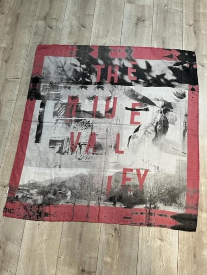 2 foulards Garcia, Enfants & Bébés, Vêtements enfant | Bonnets, Écharpes & Gants, Comme neuf, Fille, Enlèvement ou Envoi