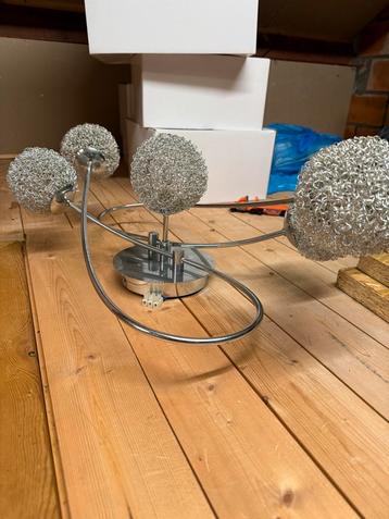 Lamp beschikbaar voor biedingen
