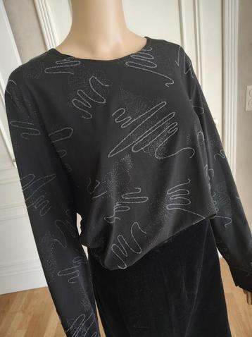 feestelijke blouse beschikbaar voor biedingen