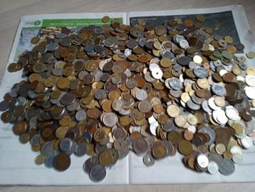 LOT van 8 kilo Wereldmunten beschikbaar voor biedingen