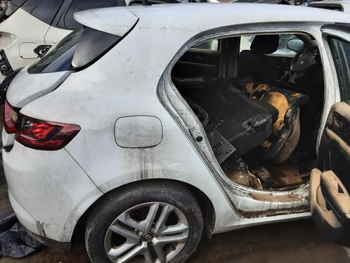 SPATBORD RECHTS ACHTER Renault Megane IV (RFBB) (01-2015/-), Auto-onderdelen, Carrosserie, Spatbord, Renault, Achter, Rechts, Gebruikt