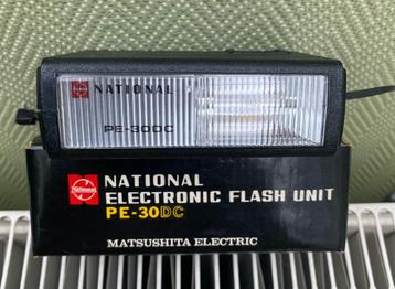 Camera flitser National Electronic Flash Unit PE-30DC beschikbaar voor biedingen