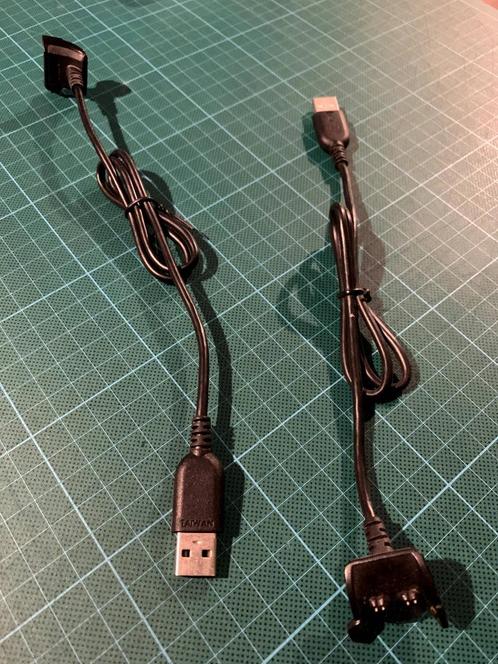 Garmin Vivosmart HR USB oplaadkabel (2 kabels), Bijoux, Sacs & Beauté, Montres de sport, Comme neuf, Noir, Enlèvement ou Envoi