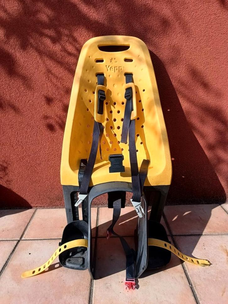 Yepp maxi Easyfit fietsstoeltje + bevestiging bagagedrager, Fietsen en Brommers, Fietsaccessoires | Fietsstoeltjes, Ophalen