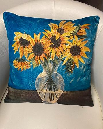 2 NIEUWE sierkussens, dubbelzijdig, prijs: 5 €/st beschikbaar voor biedingen