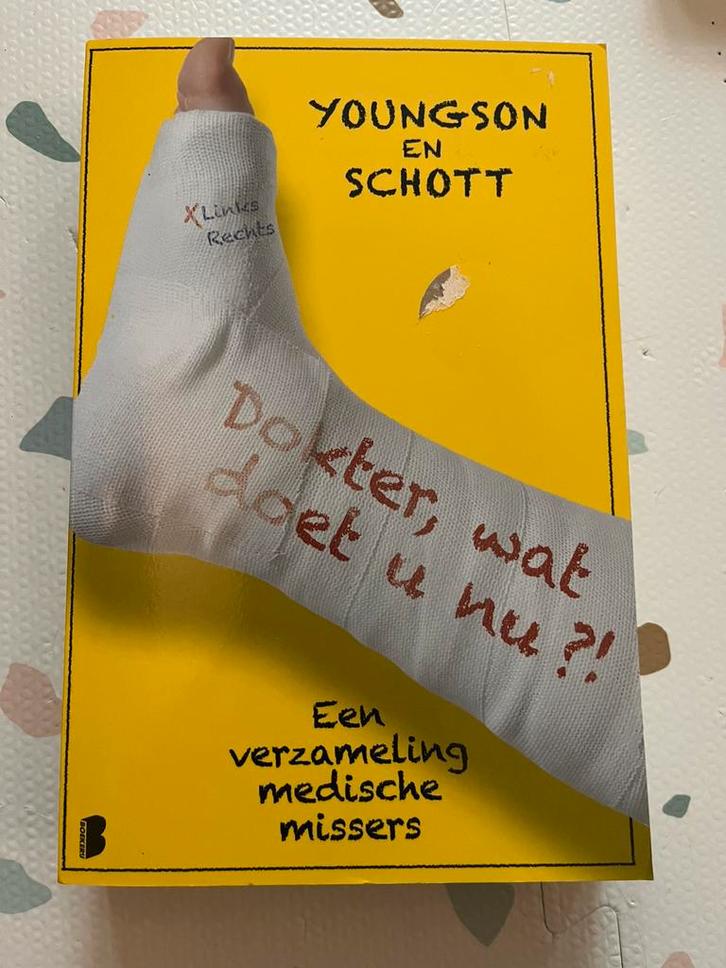 Robert Youngson - Dokter, wat doet u nu?!, Boeken, Humor, Zo goed als nieuw, Ophalen