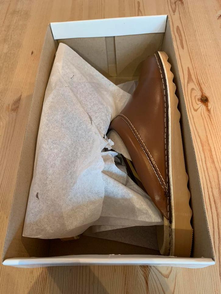 ONGEDRAGEN! Nieuwe pantoffels in doos. Oorspronkelijk €29,94, Kleding | Heren, Schoenen, Nieuw, Pantoffels of Sloffen, Bruin, Ophalen of Verzenden