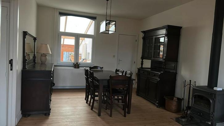 Massief houten eetkamer – kast, tafel, stoelen & dressoir, Maison & Meubles, Salles à manger complètes, Comme neuf, 4 à 6 chaises