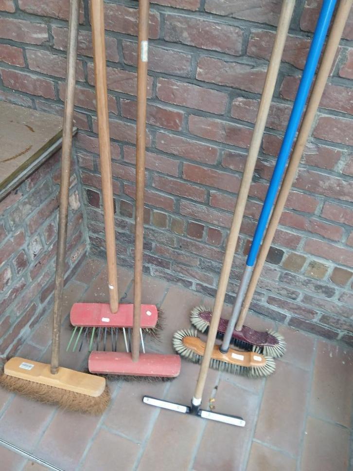 Lot poetsmateriaal, Huis en Inrichting, Schoonmaakartikelen, Bezem of Borstel, Ophalen