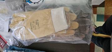 Las handschoenen beschikbaar voor biedingen