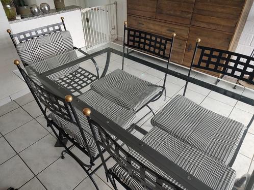 Table en fer forgé avec plateau en verre et chaises, Maison & Meubles, Tables | Tables à manger, Utilisé, 50 à 100 cm, 150 à 200 cm